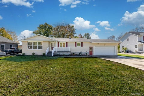 Photo of 2960 Love Road, Grand Island, NY 14072 (MLS # B1722227)