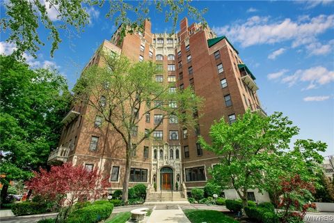 Photo of 800 W Ferry Street #1A, Buffalo, NY 14222 (MLS # B1473021)