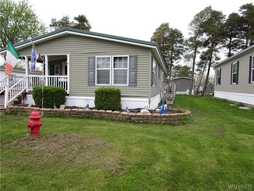 Photo of 3450 Howard Road #114, Hamburg, NY 14075 (MLS # B1681558)
