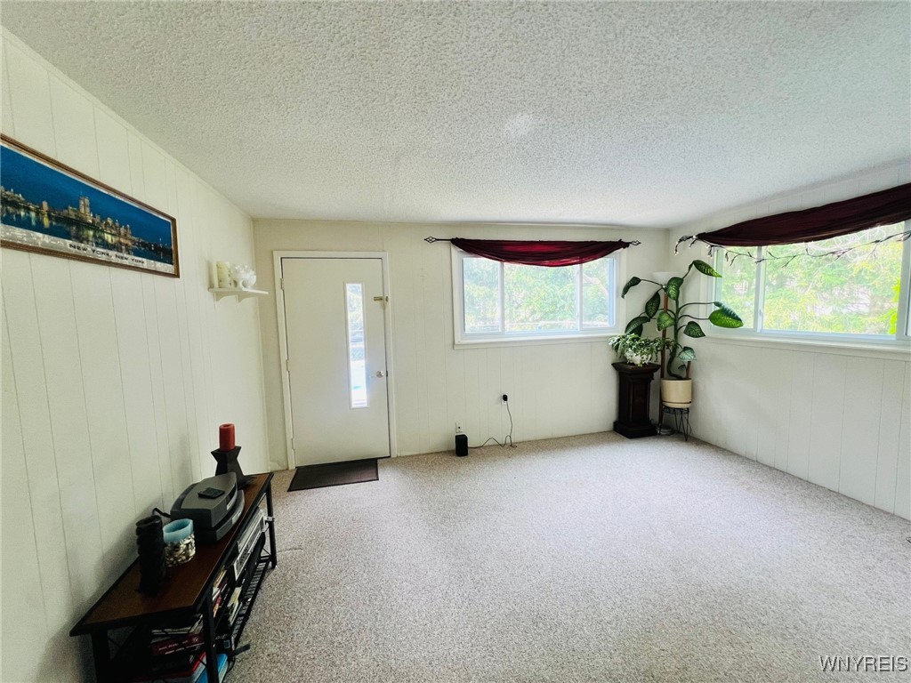 4876 Meadow Lane, Hamburg, New York image 18