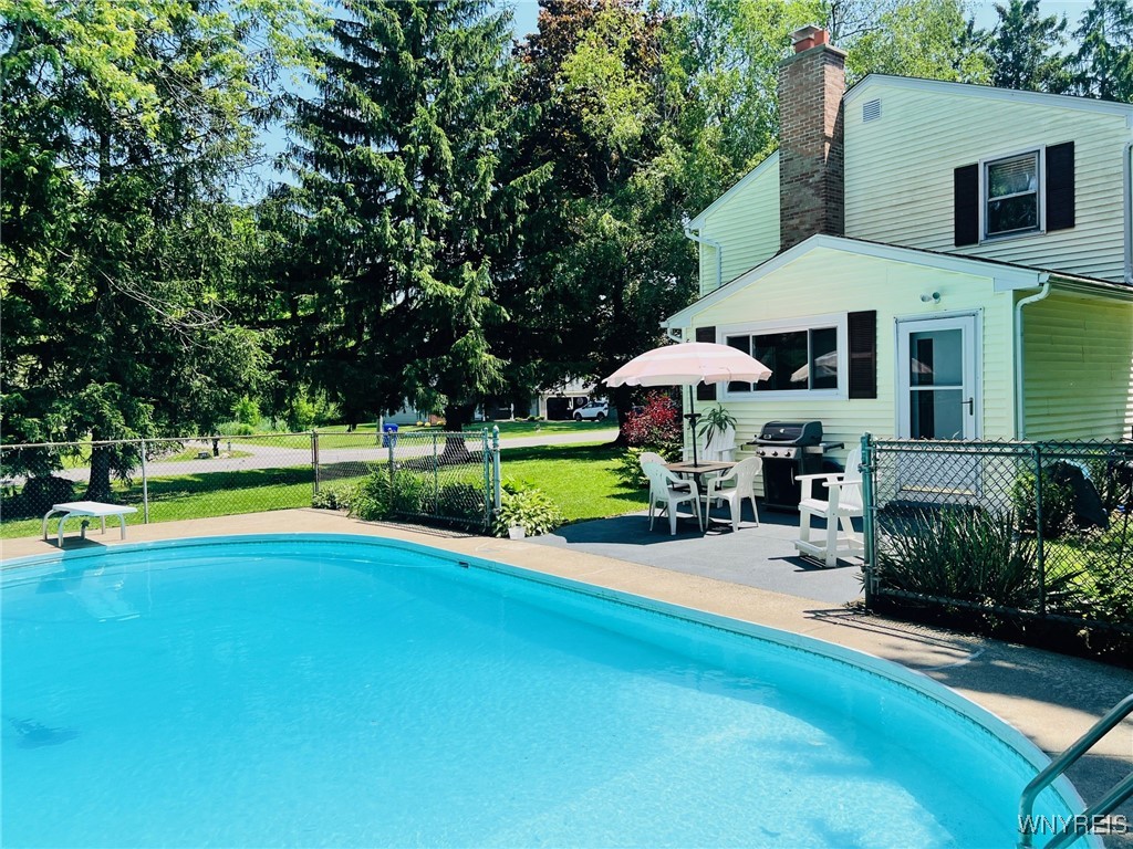 4876 Meadow Lane, Hamburg, New York image 3