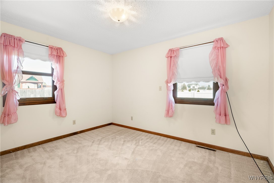 36 Michelle Drive, Lackawanna, New York image 22