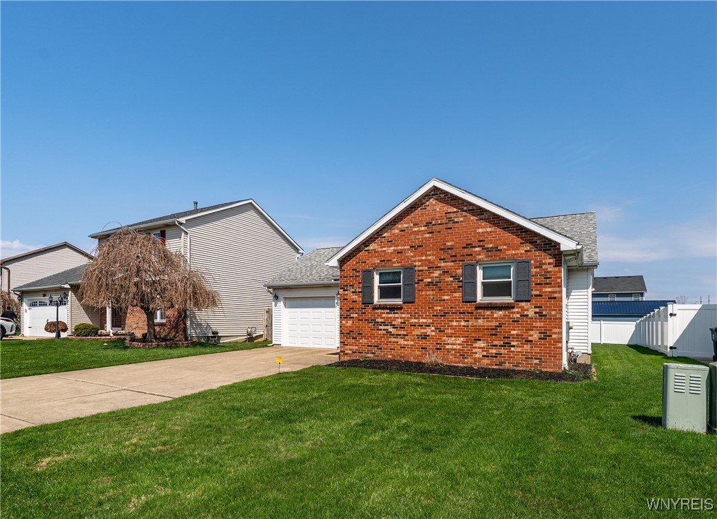 36 Michelle Drive, Lackawanna, New York image 3