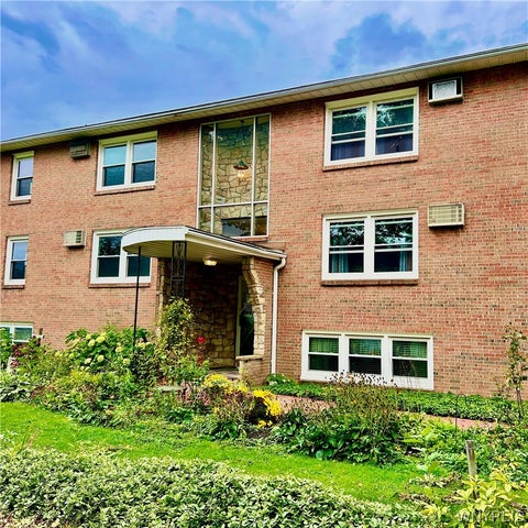 Apartment For Rent - 6321 W Quaker Street #9<br/> Orchard Park, NY 14127