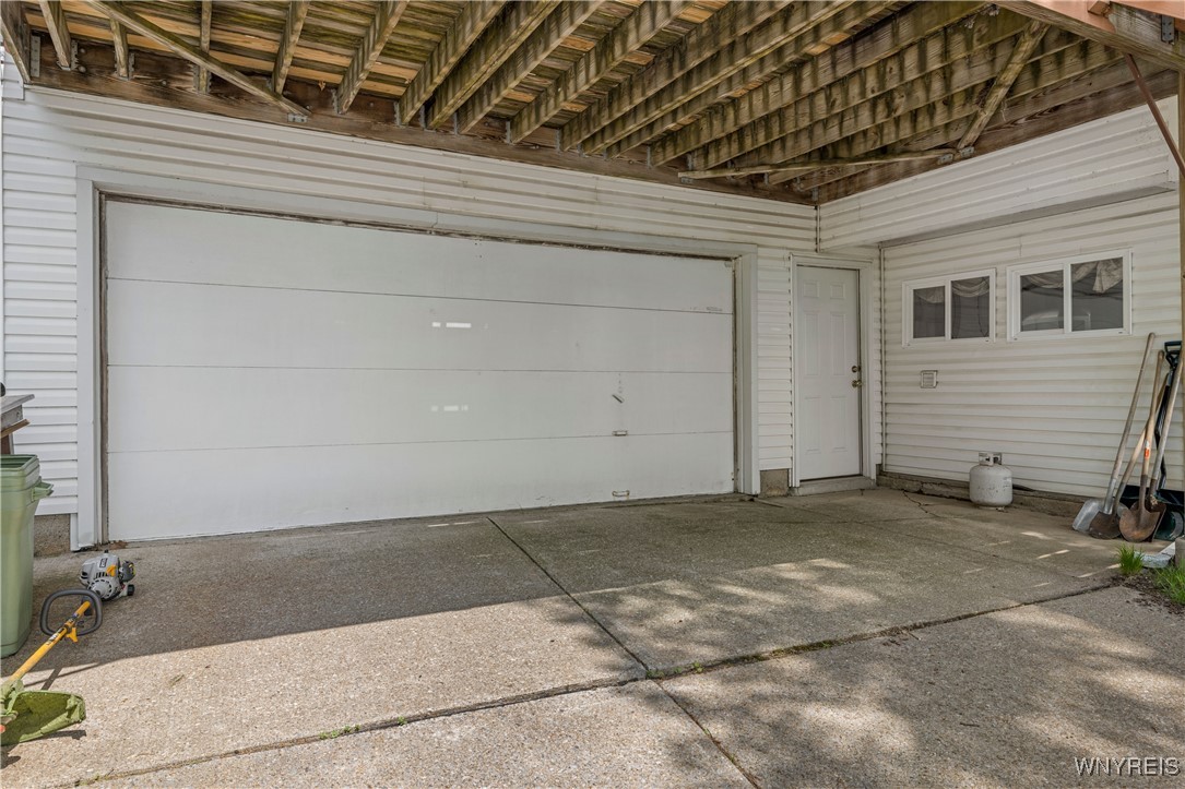 2320 E River Road, Grand Island, New York image 45