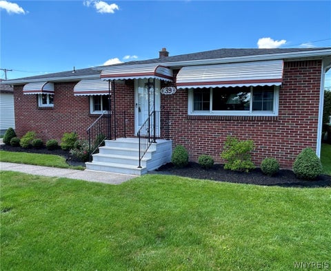 Homes For Sale - 39 Angela Lane<br/> Cheektowaga, NY 14225