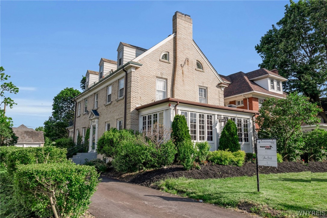 2740 Main Street