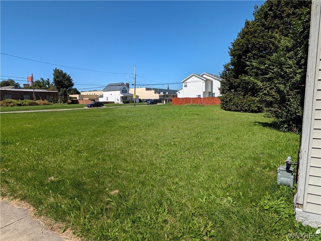 194, 196, 198, 202 Sycamore Street