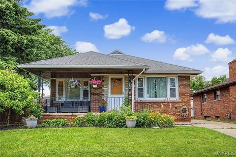 Homes For Sale - 3534 North Avenue<br/> Niagara Falls, NY 14305