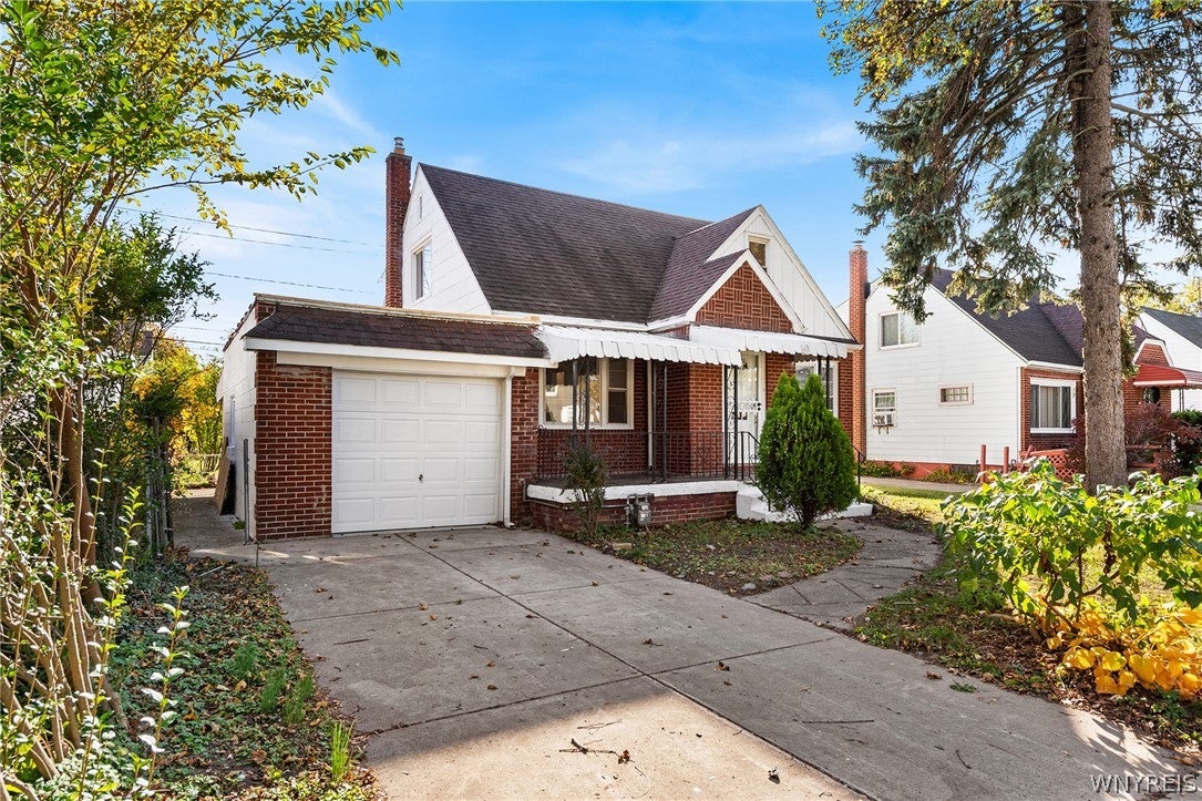377 Phyllis Avenue