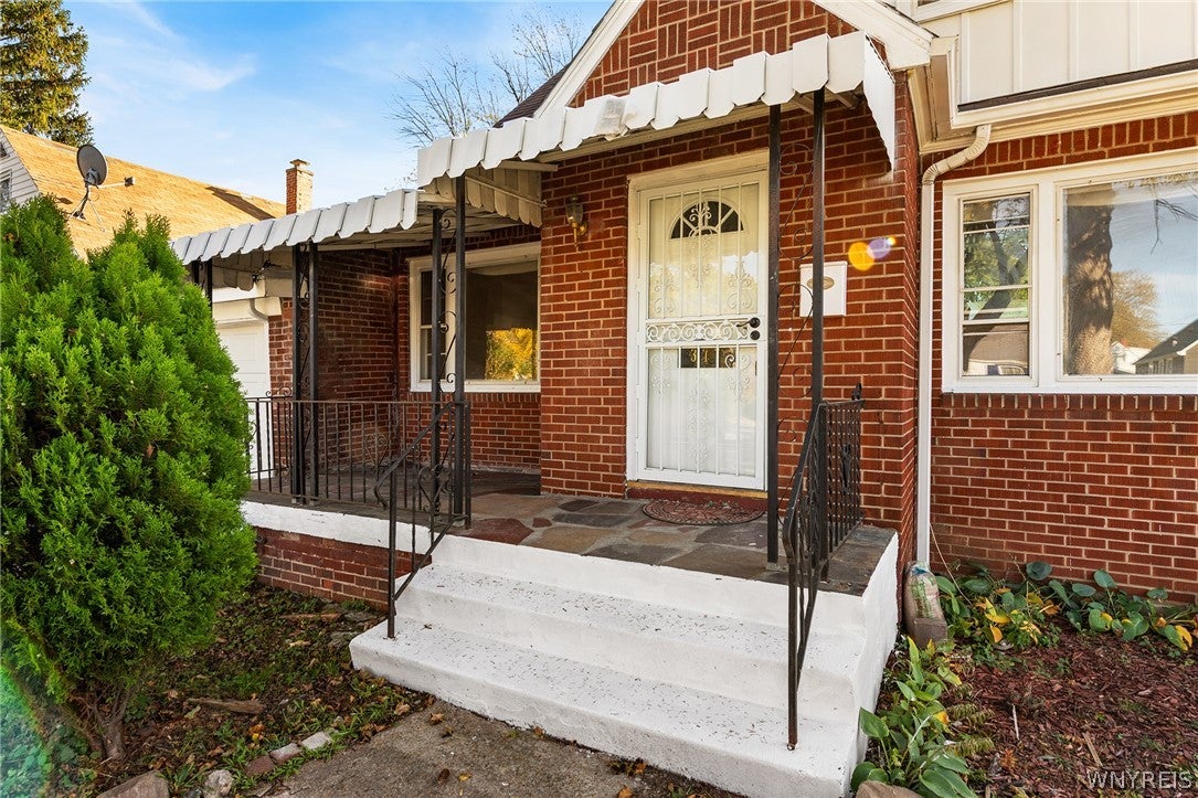 377 Phyllis Avenue
