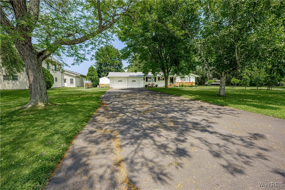 4429 E Lake Road