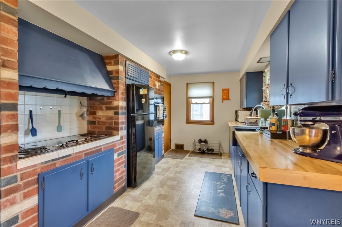 306 W 7th Street