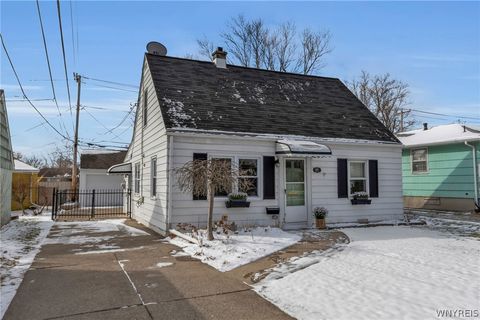 Photo of 16 Woodcrest Drive, Amherst, NY 14226 (MLS # B1668912)