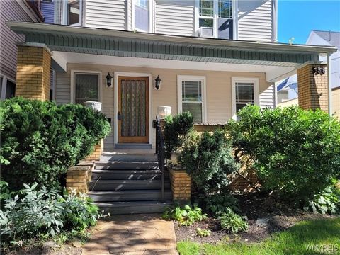 Photo of 558 Breckenridge (lower) Street, Buffalo, NY 14222 (MLS # B1588537)