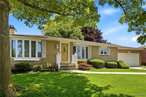 Homes For Sale - 17 Delphi Drive<br/> Cheektowaga, NY 14227