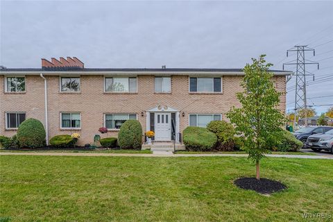 Photo of 135 Old Lyme Drive #4, Amherst, NY 14221 (MLS # B1645490) Photo of 135 Old Lyme Drive #4, Amherst, NY 14221 (MLS # B1645490)