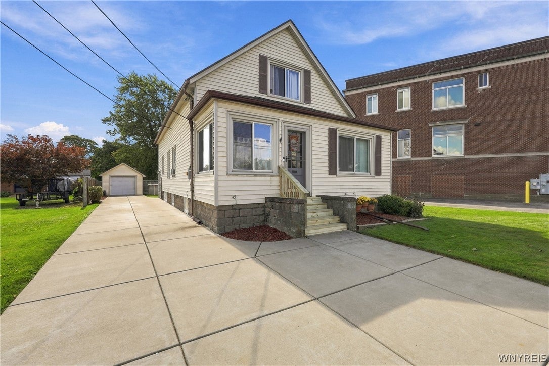 80 E Niagara Street