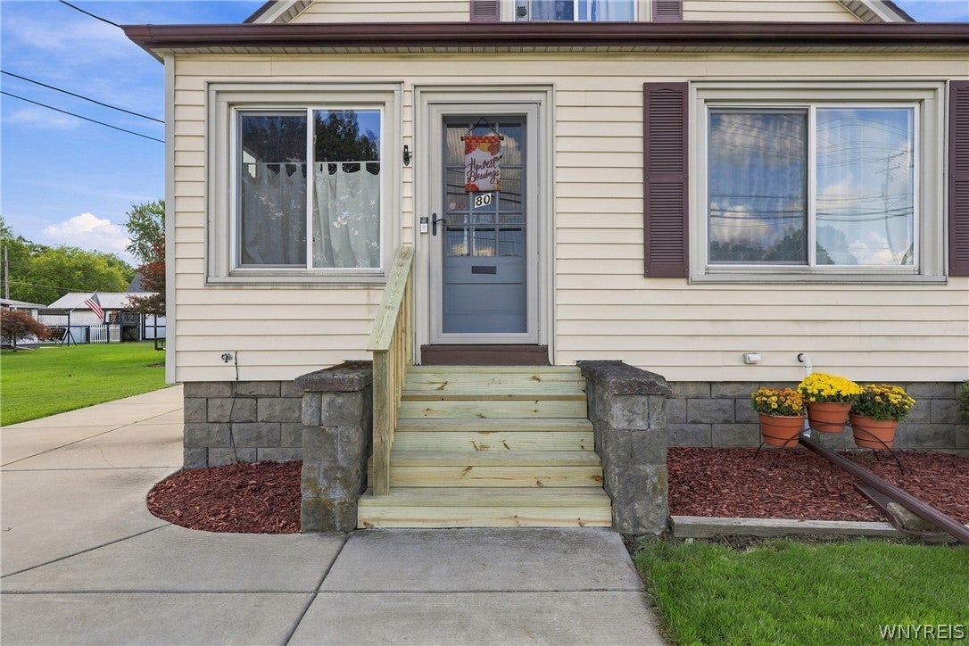 80 E Niagara Street