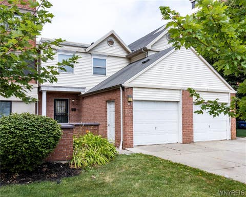 Townhouse For Sale - 117 Delmar Mitchell Drive<br/> Buffalo, NY 14204