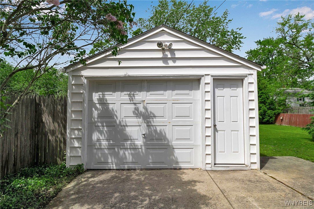 438 Zimmerman Boulevard, Tonawanda, New York image 10