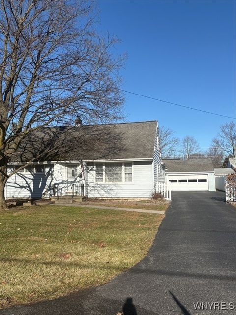 Photo of 850 Page Avenue, Lewiston, NY 14092 (MLS # B1655743)