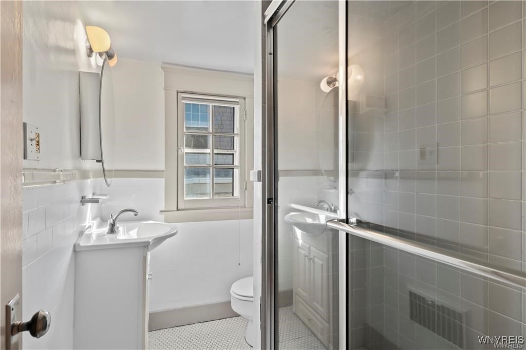 736 Lafayette Avenue, Buffalo, New York image 43
