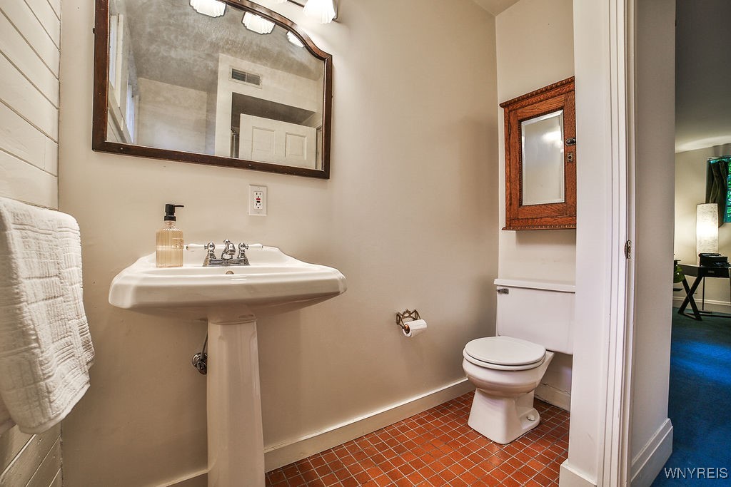403 Elmwood Avenue, Buffalo, New York image 27