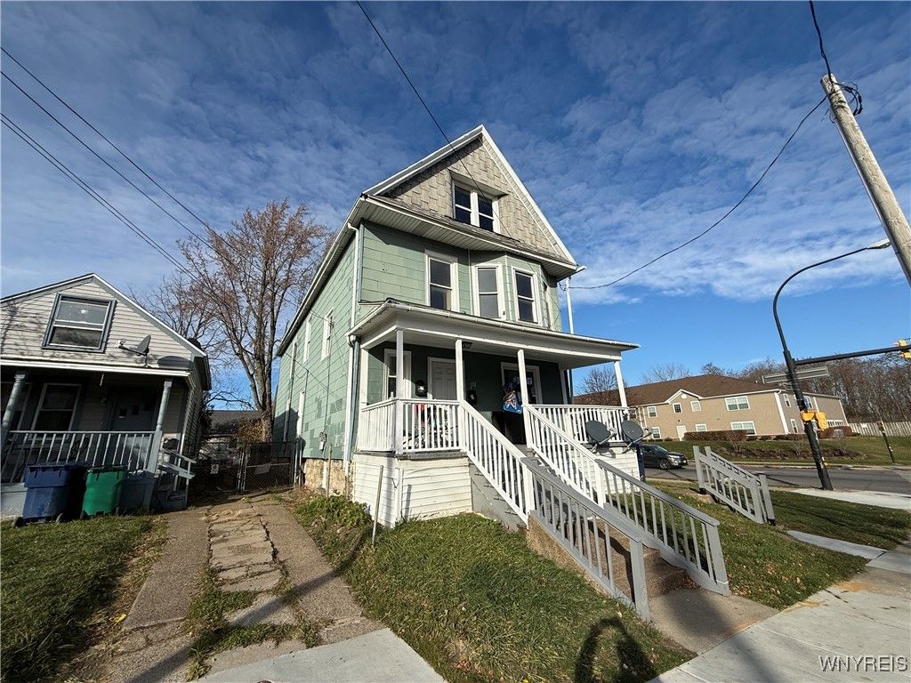 Photo of 172 Austin Street, Buffalo, NY 14207 (MLS # B1652480)