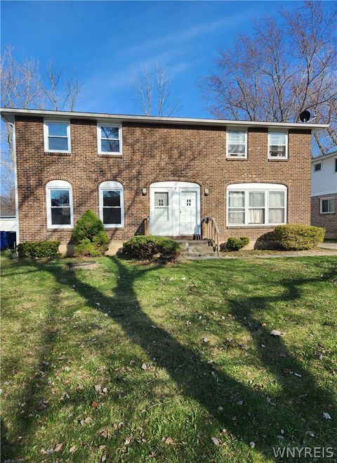 Photo of 114 E Summerset Lane, Amherst, NY 14228 (MLS # B1667884)