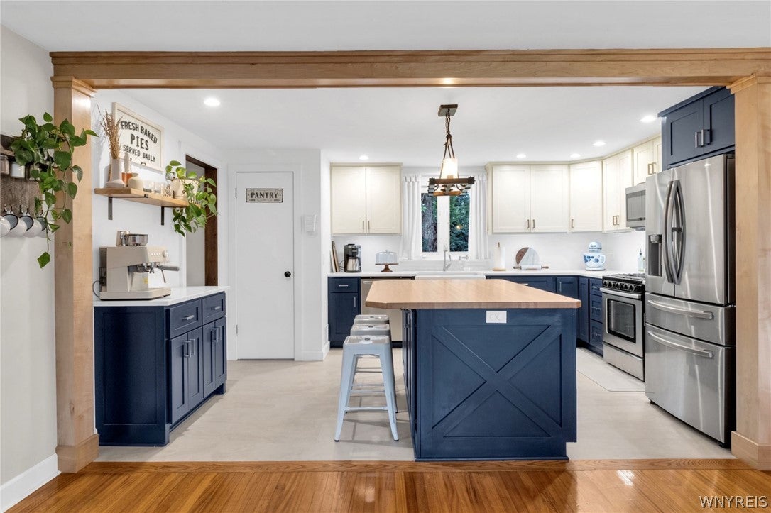 982 Two Rod Road