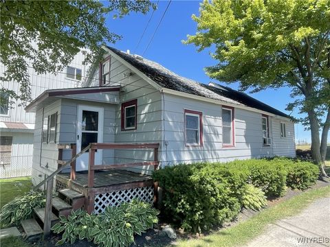 Homes For Sale - 5841 Ontario Street<br/> Newfane, NY 14126