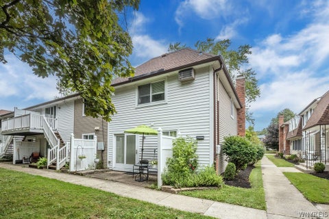 Tiny photo for 40 Wellington Court, Amherst, NY 14221 (MLS # B1703071)