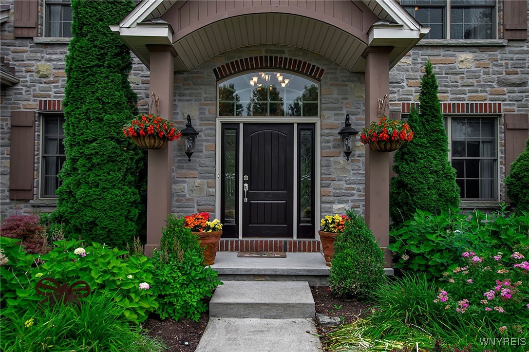 8889 Lake Glen Court