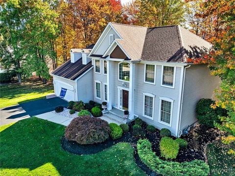 Photo of 15 Brentwood Common Cmn, Orchard Park, NY 14127 (MLS # B1659431)