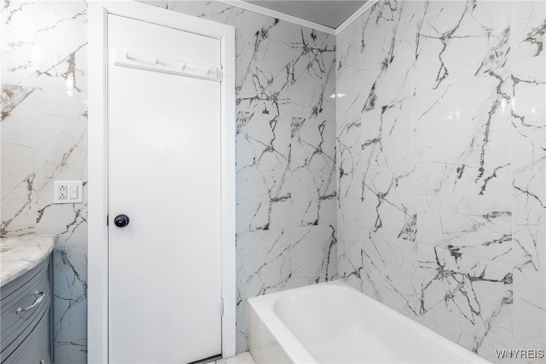 4319 Linwood Avenue, Hamburg, New York image 33