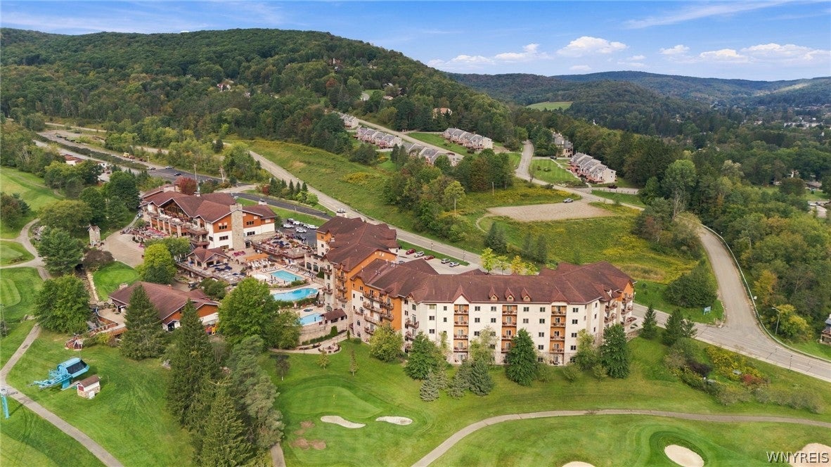 6557 Holiday Valley Road 502/504