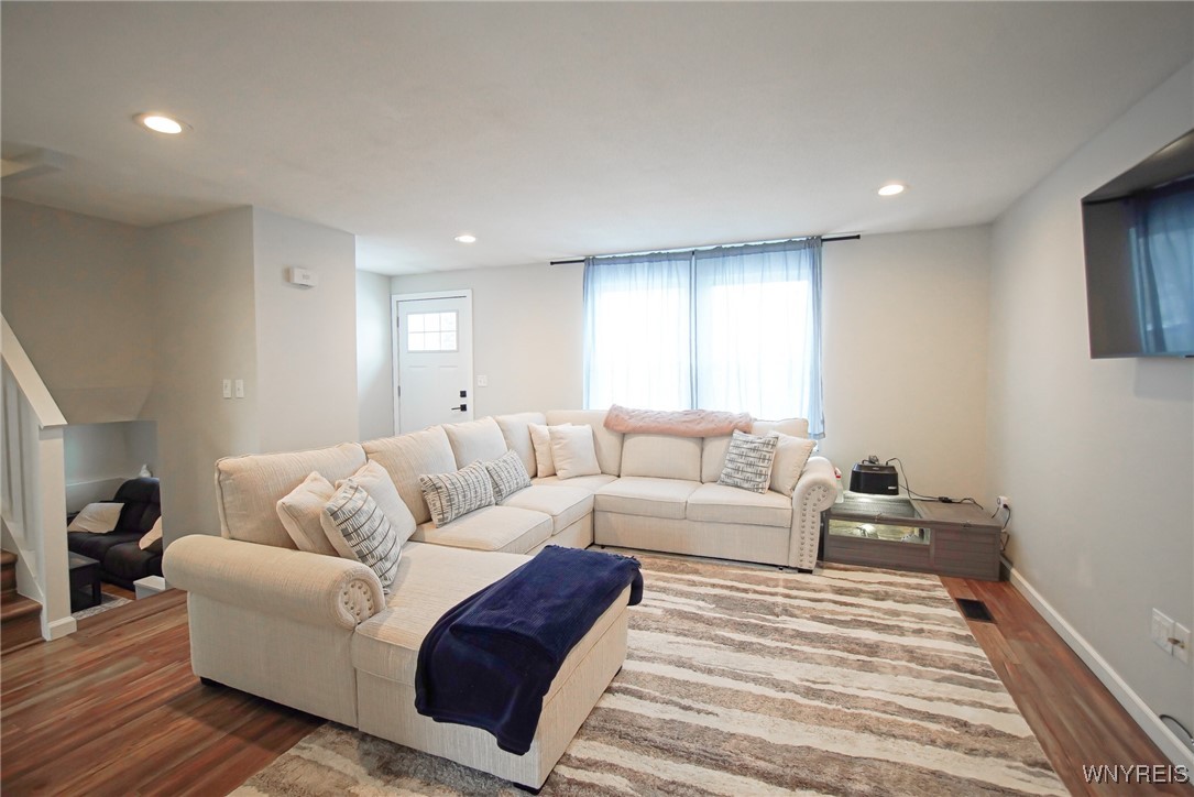 3 E Toulon Drive, Cheektowaga, New York image 2