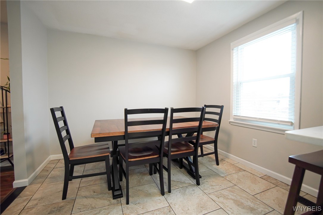3 E Toulon Drive, Cheektowaga, New York image 8