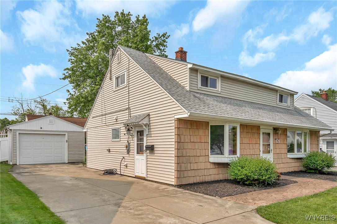 121 E Somerset Avenue, Tonawanda, New York image 3