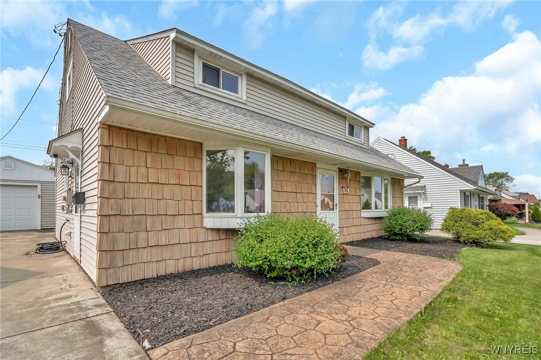 121 E Somerset Avenue, Tonawanda, New York image 2