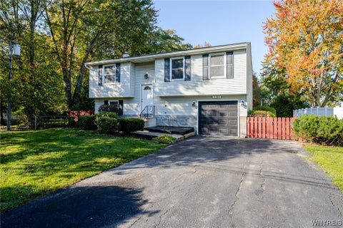 Photo of 5344 Ernest Road, Lockport Town, NY 14094 (MLS # B1724603)