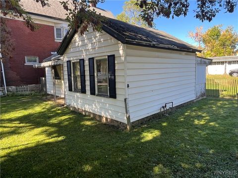 Homes For Sale - 636 Elmwood Avenue<br/> Niagara Falls, NY 14301