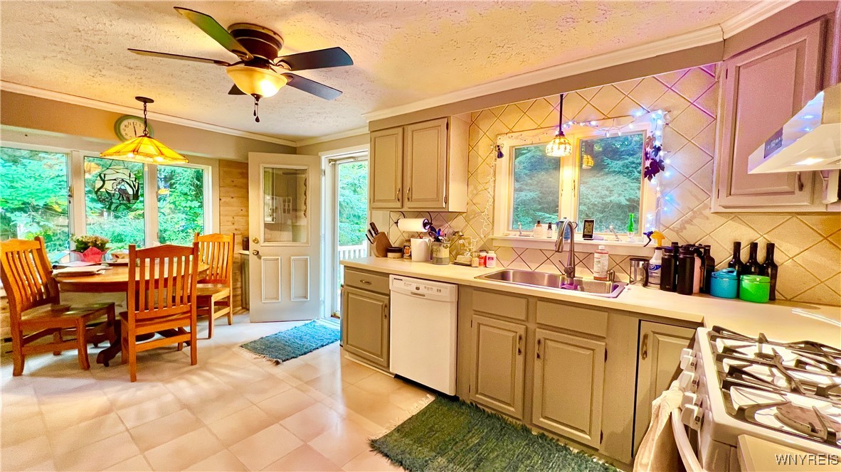4525 Hungry Hollow Road, Great Valley, New York image 9