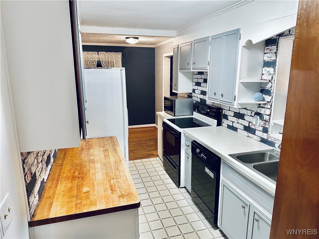 Perinton, New York 14526, United States, 3 Bedrooms Bedrooms, ,2 BathroomsBathrooms,Residential,Pending,17573