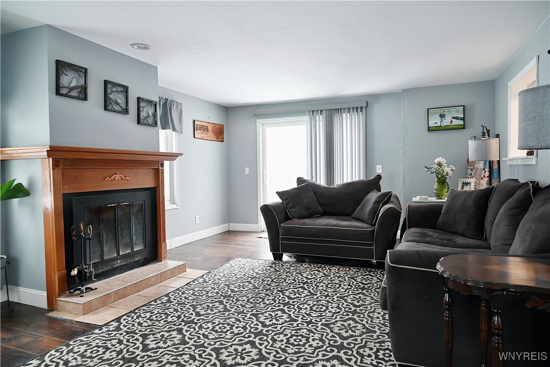 Perinton, New York 14526, United States, 3 Bedrooms Bedrooms, ,2 BathroomsBathrooms,Residential,Pending,17573