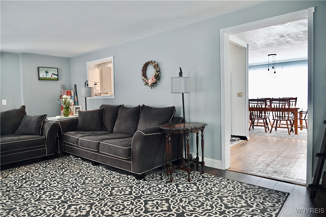 Perinton, New York 14526, United States, 3 Bedrooms Bedrooms, ,2 BathroomsBathrooms,Residential,Pending,17573