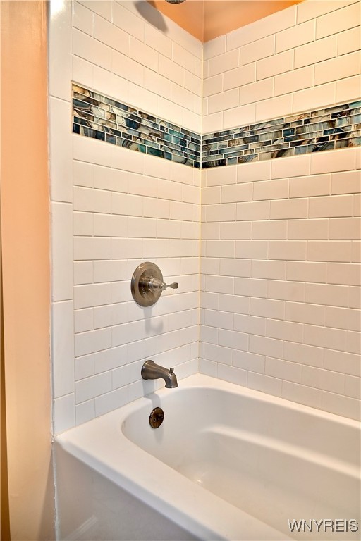 Perinton, New York 14526, United States, 3 Bedrooms Bedrooms, ,2 BathroomsBathrooms,Residential,Pending,17573