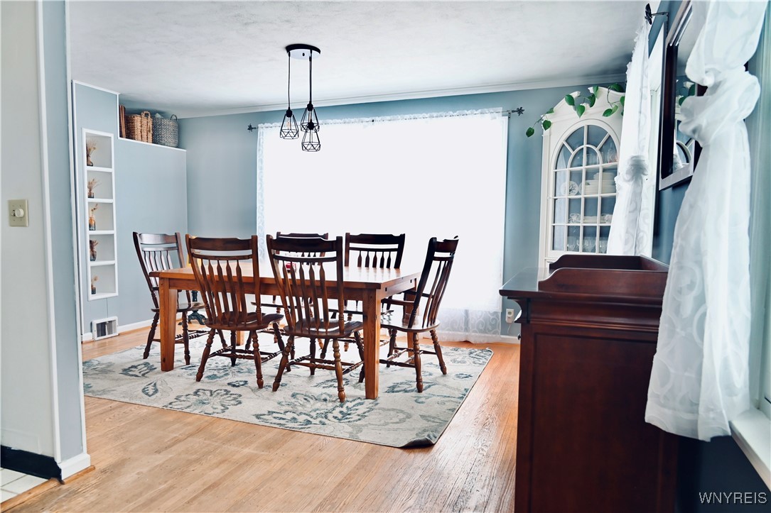 Perinton, New York 14526, United States, 3 Bedrooms Bedrooms, ,2 BathroomsBathrooms,Residential,Pending,17573