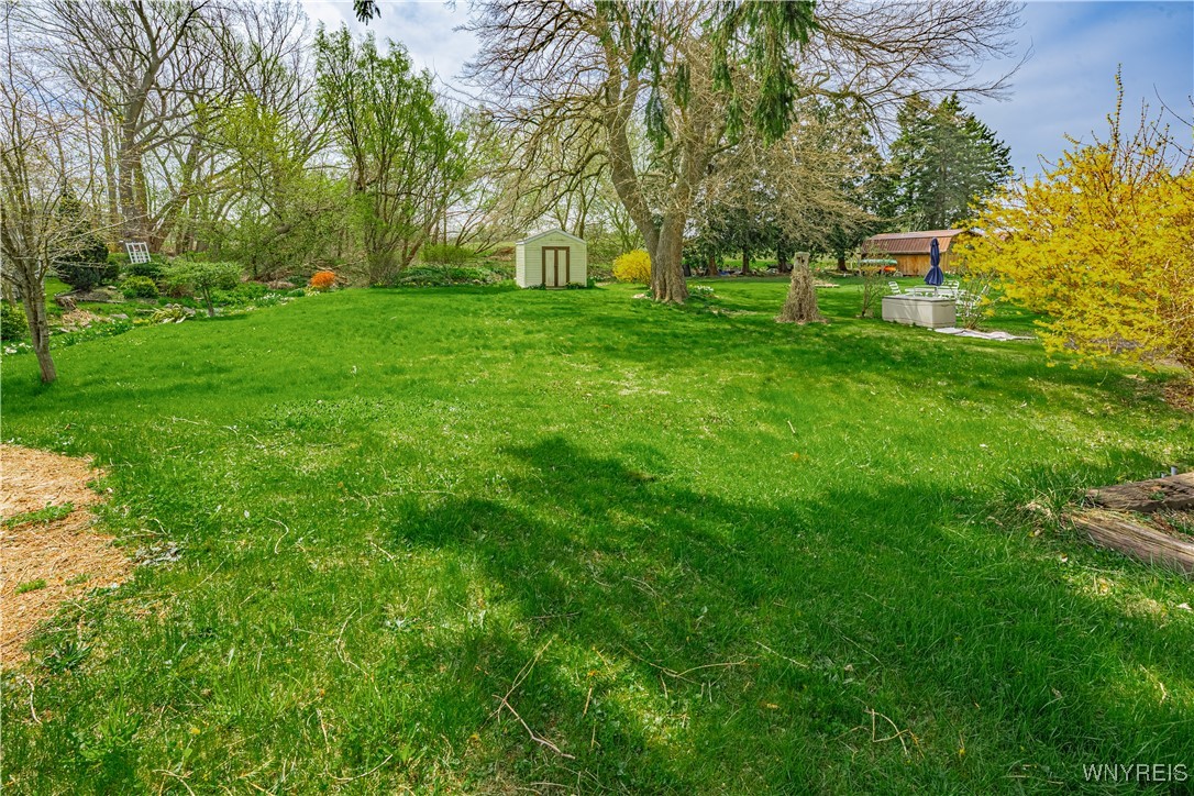 5657 West Bluff Blf, Newfane, New York image 15